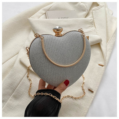 Abend-Clutch Bag – Glänzende Handtasche in Herzform